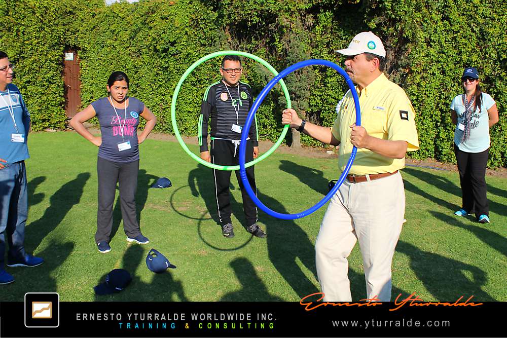 Team Building Honduras en La Ceiba | Taller de cuerdas bajas para generar confianza