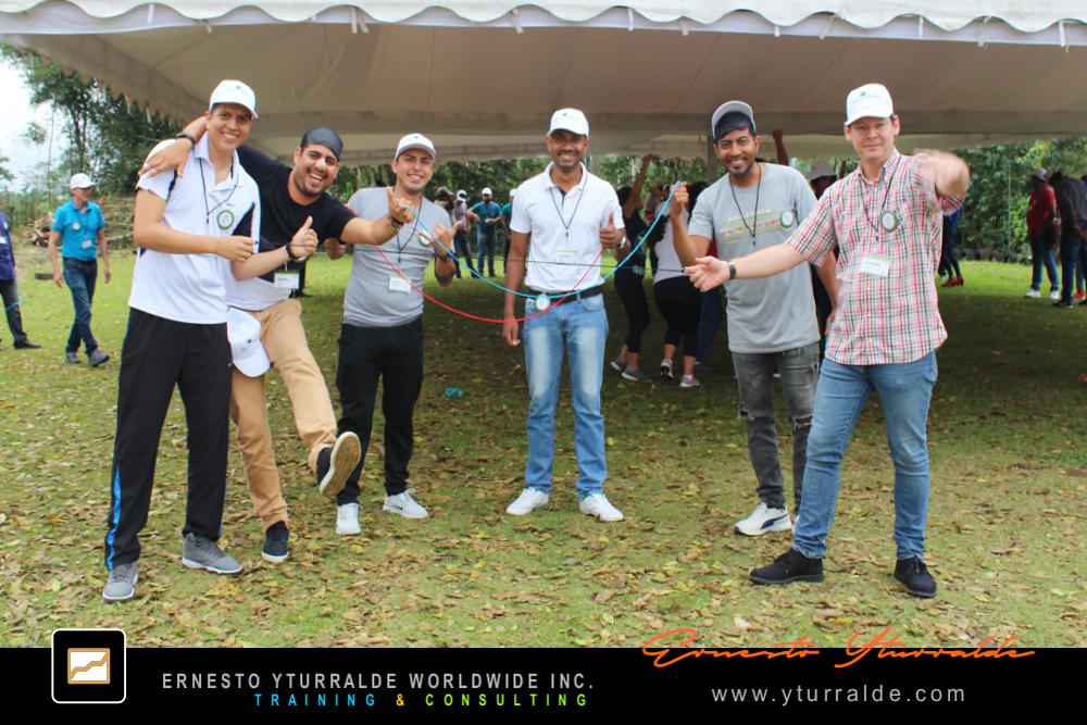 Team Building Honduras | Taller de trabajo en equipo con cuerdas bajas