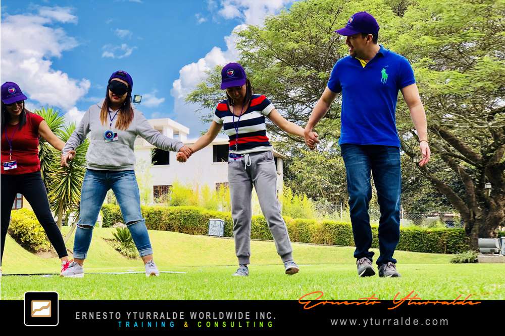 Team Building Honduras en San Pedro Sula | Taller de confianza y trabajo en equipo